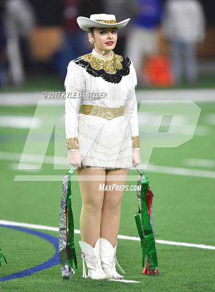 Thumbnail 1 in Graham vs. Pleasant Grove (UIL 4A Divison 2 Semifinal) photogallery.