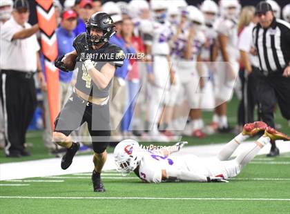 Thumbnail 2 in Graham vs. Pleasant Grove (UIL 4A Divison 2 Semifinal) photogallery.