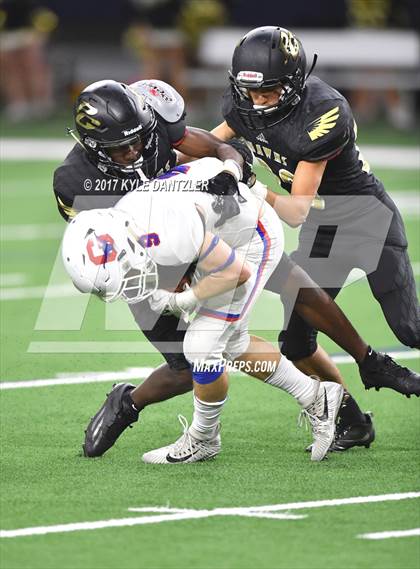 Thumbnail 2 in Graham vs. Pleasant Grove (UIL 4A Divison 2 Semifinal) photogallery.