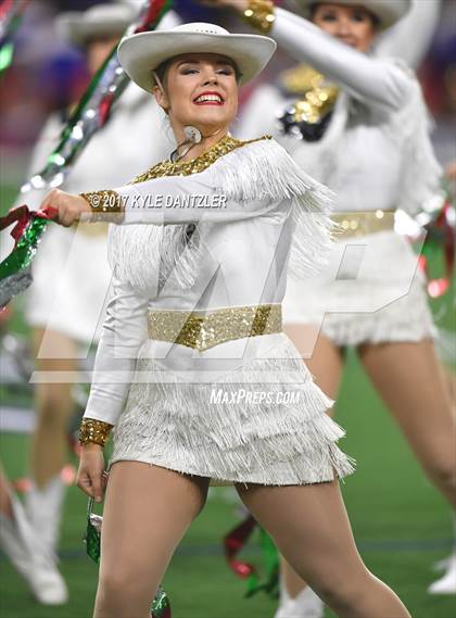 Thumbnail 3 in Graham vs. Pleasant Grove (UIL 4A Divison 2 Semifinal) photogallery.