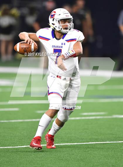 Thumbnail 2 in Graham vs. Pleasant Grove (UIL 4A Divison 2 Semifinal) photogallery.