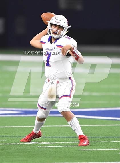 Thumbnail 2 in Graham vs. Pleasant Grove (UIL 4A Divison 2 Semifinal) photogallery.
