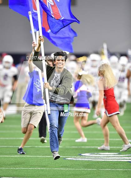 Thumbnail 3 in Graham vs. Pleasant Grove (UIL 4A Divison 2 Semifinal) photogallery.