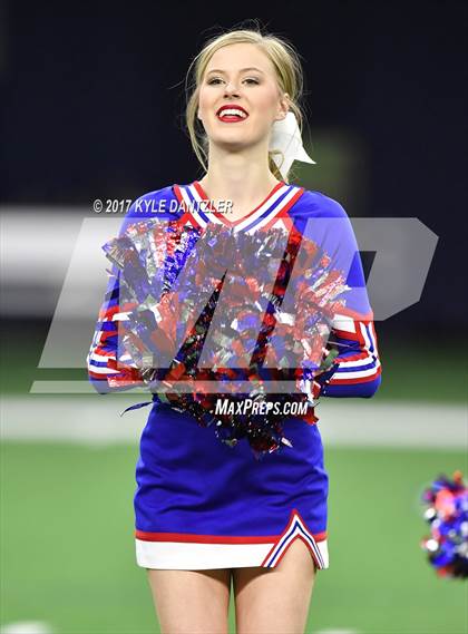 Thumbnail 2 in Graham vs. Pleasant Grove (UIL 4A Divison 2 Semifinal) photogallery.