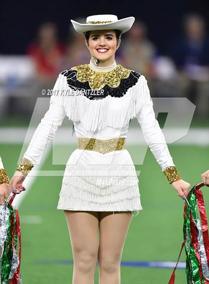 Thumbnail 2 in Graham vs. Pleasant Grove (UIL 4A Divison 2 Semifinal) photogallery.
