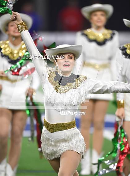 Thumbnail 2 in Graham vs. Pleasant Grove (UIL 4A Divison 2 Semifinal) photogallery.