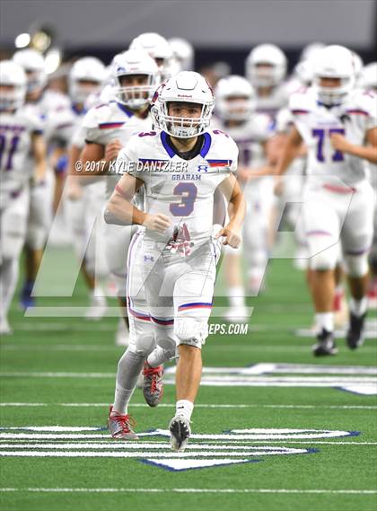 Thumbnail 3 in Graham vs. Pleasant Grove (UIL 4A Divison 2 Semifinal) photogallery.