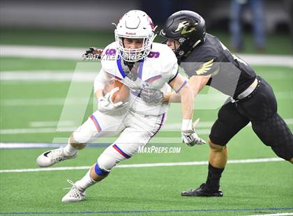 Thumbnail 2 in Graham vs. Pleasant Grove (UIL 4A Divison 2 Semifinal) photogallery.