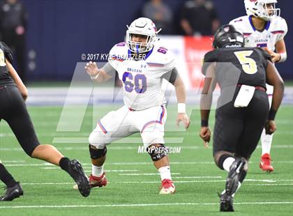 Thumbnail 2 in Graham vs. Pleasant Grove (UIL 4A Divison 2 Semifinal) photogallery.