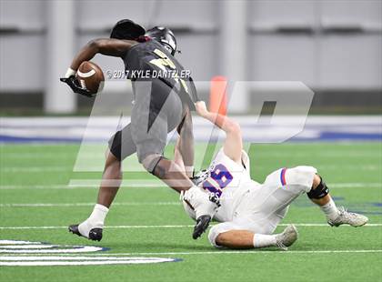 Thumbnail 1 in Graham vs. Pleasant Grove (UIL 4A Divison 2 Semifinal) photogallery.