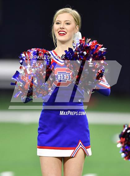 Thumbnail 1 in Graham vs. Pleasant Grove (UIL 4A Divison 2 Semifinal) photogallery.
