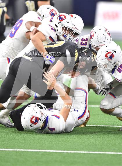 Thumbnail 1 in Graham vs. Pleasant Grove (UIL 4A Divison 2 Semifinal) photogallery.