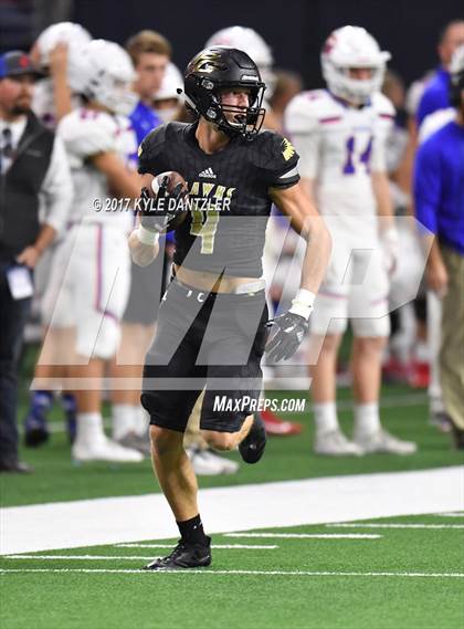 Thumbnail 2 in Graham vs. Pleasant Grove (UIL 4A Divison 2 Semifinal) photogallery.
