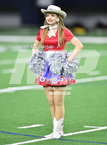 Thumbnail 2 in Graham vs. Pleasant Grove (UIL 4A Divison 2 Semifinal) photogallery.
