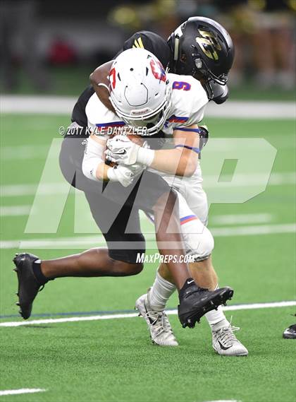 Thumbnail 3 in Graham vs. Pleasant Grove (UIL 4A Divison 2 Semifinal) photogallery.