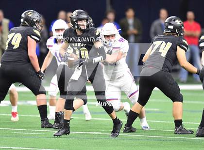 Thumbnail 3 in Graham vs. Pleasant Grove (UIL 4A Divison 2 Semifinal) photogallery.