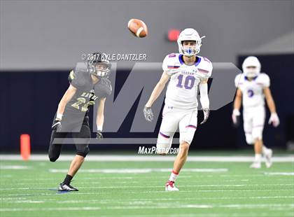 Thumbnail 1 in Graham vs. Pleasant Grove (UIL 4A Divison 2 Semifinal) photogallery.