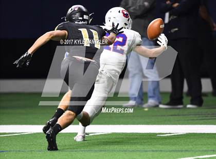Thumbnail 1 in Graham vs. Pleasant Grove (UIL 4A Divison 2 Semifinal) photogallery.