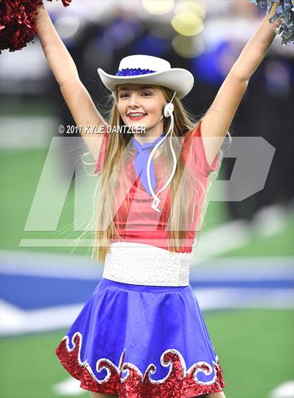 Thumbnail 3 in Graham vs. Pleasant Grove (UIL 4A Divison 2 Semifinal) photogallery.