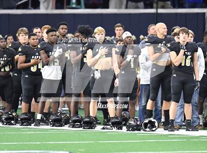 Thumbnail 3 in Graham vs. Pleasant Grove (UIL 4A Divison 2 Semifinal) photogallery.