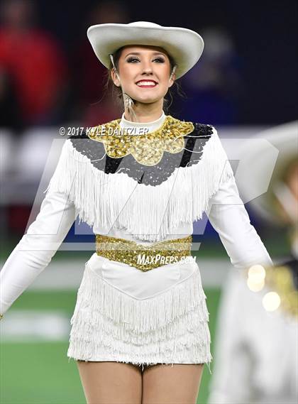 Thumbnail 2 in Graham vs. Pleasant Grove (UIL 4A Divison 2 Semifinal) photogallery.