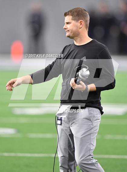 Thumbnail 1 in Graham vs. Pleasant Grove (UIL 4A Divison 2 Semifinal) photogallery.