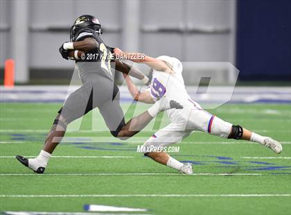 Thumbnail 2 in Graham vs. Pleasant Grove (UIL 4A Divison 2 Semifinal) photogallery.