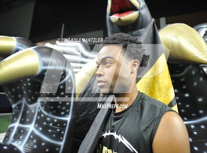 Thumbnail 2 in Graham vs. Pleasant Grove (UIL 4A Divison 2 Semifinal) photogallery.