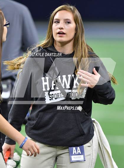 Thumbnail 3 in Graham vs. Pleasant Grove (UIL 4A Divison 2 Semifinal) photogallery.