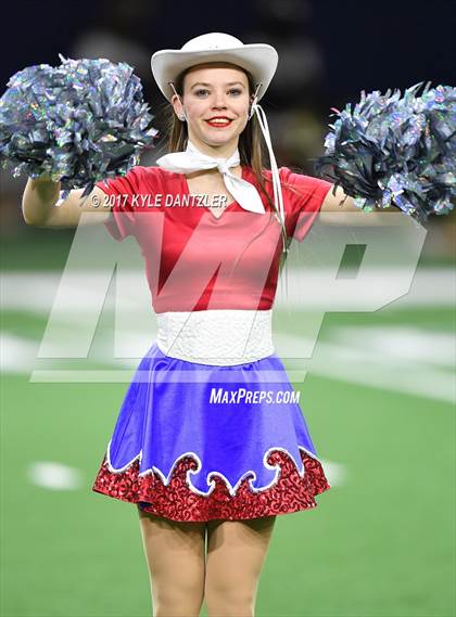 Thumbnail 1 in Graham vs. Pleasant Grove (UIL 4A Divison 2 Semifinal) photogallery.