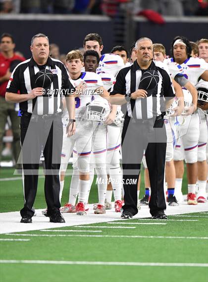 Thumbnail 2 in Graham vs. Pleasant Grove (UIL 4A Divison 2 Semifinal) photogallery.