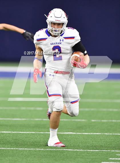 Thumbnail 3 in Graham vs. Pleasant Grove (UIL 4A Divison 2 Semifinal) photogallery.