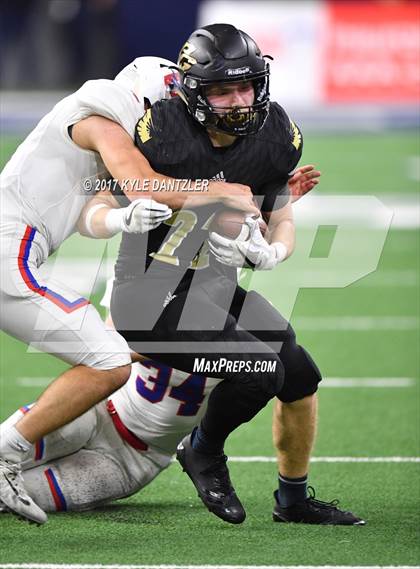 Thumbnail 3 in Graham vs. Pleasant Grove (UIL 4A Divison 2 Semifinal) photogallery.