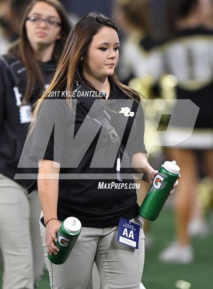 Thumbnail 1 in Graham vs. Pleasant Grove (UIL 4A Divison 2 Semifinal) photogallery.