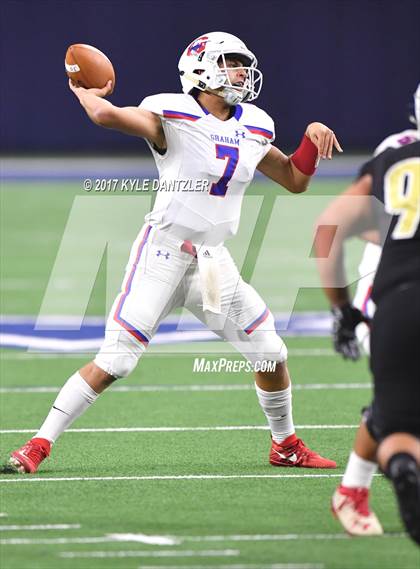 Thumbnail 3 in Graham vs. Pleasant Grove (UIL 4A Divison 2 Semifinal) photogallery.