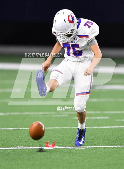 Thumbnail 3 in Graham vs. Pleasant Grove (UIL 4A Divison 2 Semifinal) photogallery.
