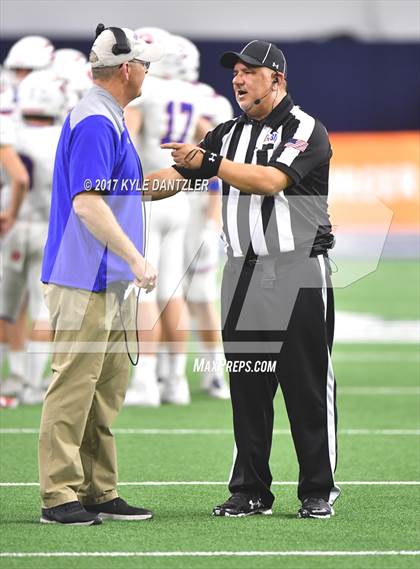 Thumbnail 2 in Graham vs. Pleasant Grove (UIL 4A Divison 2 Semifinal) photogallery.