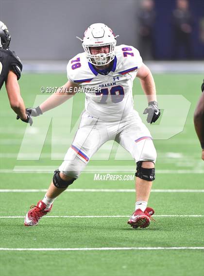 Thumbnail 3 in Graham vs. Pleasant Grove (UIL 4A Divison 2 Semifinal) photogallery.