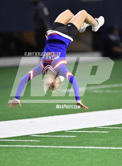 Thumbnail 1 in Graham vs. Pleasant Grove (UIL 4A Divison 2 Semifinal) photogallery.