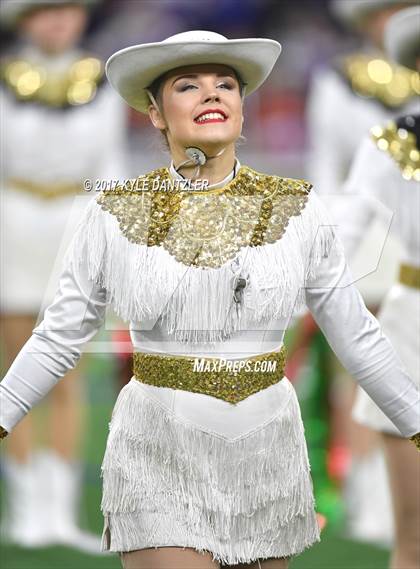 Thumbnail 3 in Graham vs. Pleasant Grove (UIL 4A Divison 2 Semifinal) photogallery.