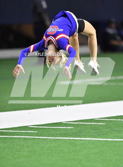 Thumbnail 3 in Graham vs. Pleasant Grove (UIL 4A Divison 2 Semifinal) photogallery.