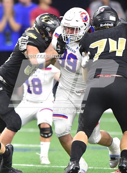 Thumbnail 3 in Graham vs. Pleasant Grove (UIL 4A Divison 2 Semifinal) photogallery.