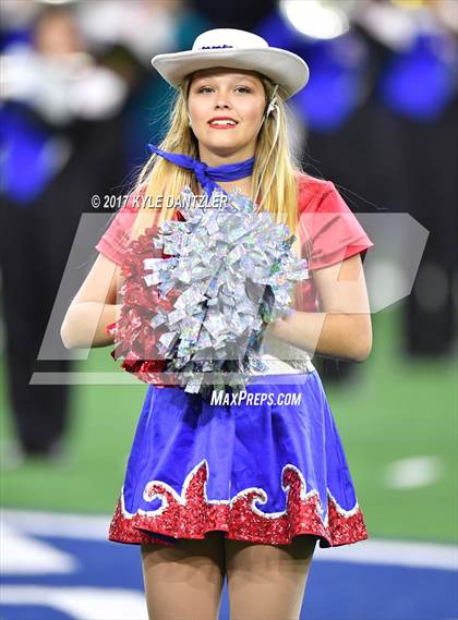 Thumbnail 1 in Graham vs. Pleasant Grove (UIL 4A Divison 2 Semifinal) photogallery.
