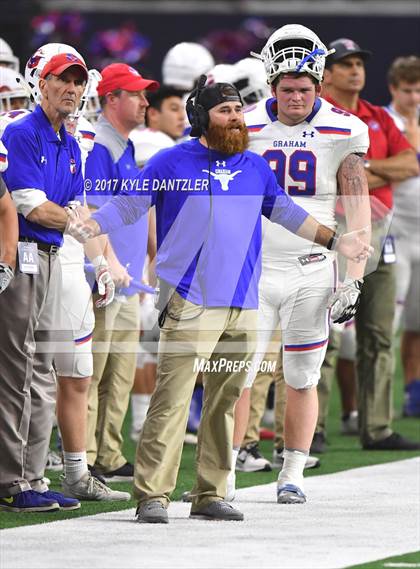 Thumbnail 2 in Graham vs. Pleasant Grove (UIL 4A Divison 2 Semifinal) photogallery.