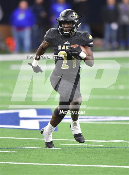 Thumbnail 1 in Graham vs. Pleasant Grove (UIL 4A Divison 2 Semifinal) photogallery.