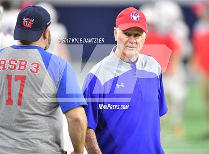 Thumbnail 1 in Graham vs. Pleasant Grove (UIL 4A Divison 2 Semifinal) photogallery.