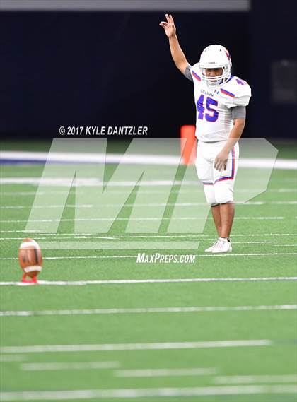 Thumbnail 3 in Graham vs. Pleasant Grove (UIL 4A Divison 2 Semifinal) photogallery.