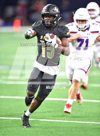 Thumbnail 2 in Graham vs. Pleasant Grove (UIL 4A Divison 2 Semifinal) photogallery.