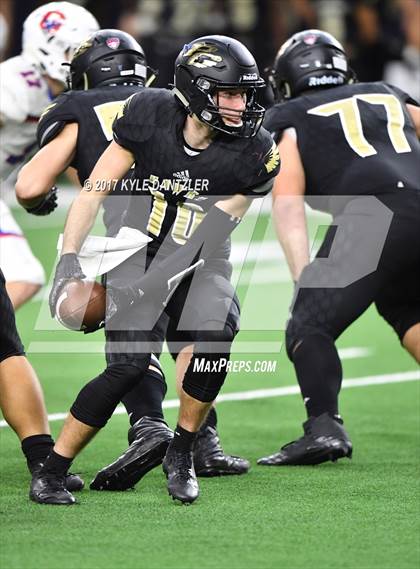 Thumbnail 3 in Graham vs. Pleasant Grove (UIL 4A Divison 2 Semifinal) photogallery.