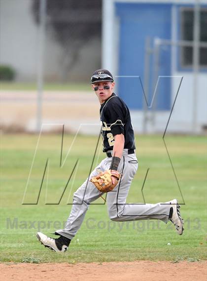 Thumbnail 1 in Foothill @ Tehachapi photogallery.